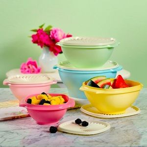 Tupperware Servalier set